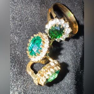 18K Elegant Gold and Green Gemstone Ring Set
